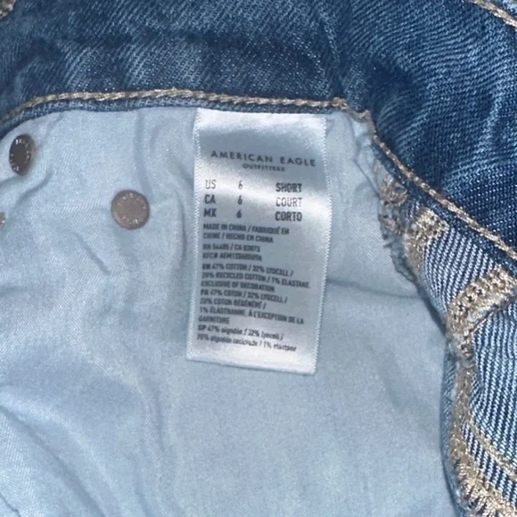 American Eagle Super High Rise Straight fit jeans size 6 short - Picture 4 of 5